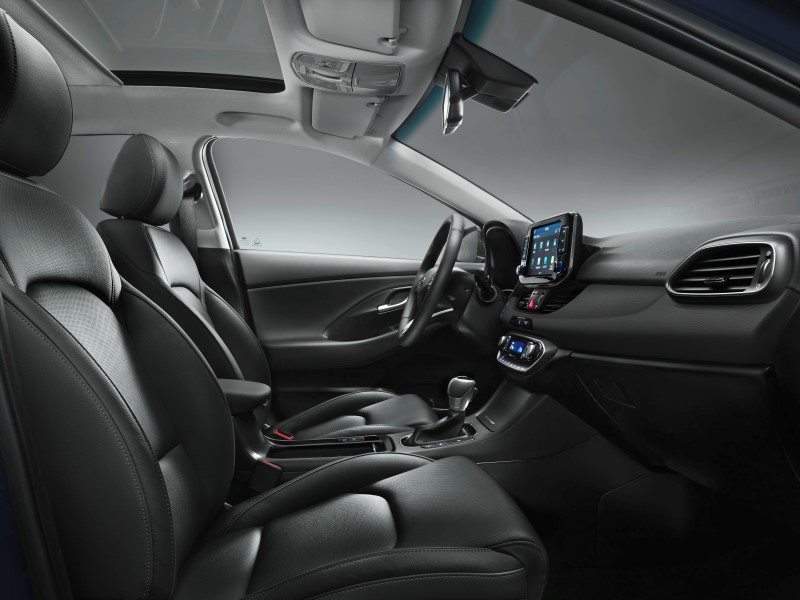 hyundai-i30-new-generation-interior-black